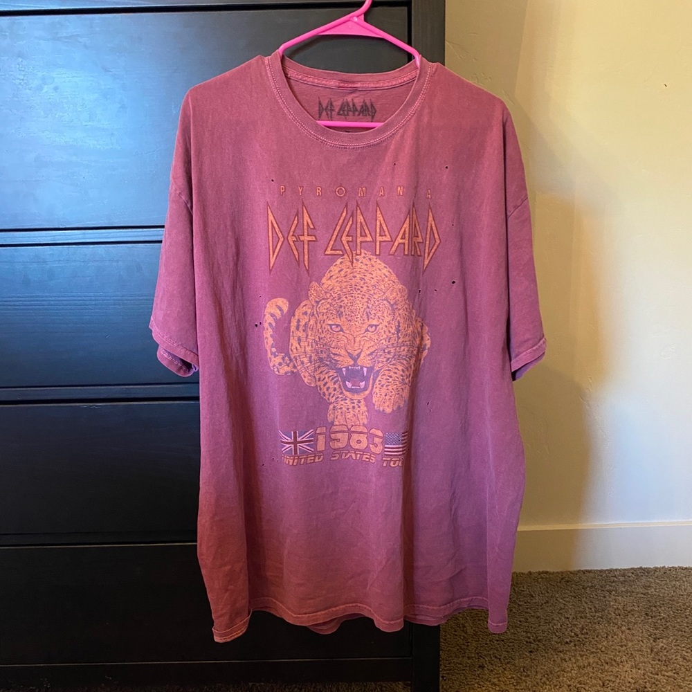 DEF LEPPARD TEE FROM URBAN